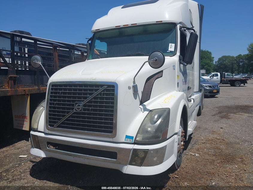 2012 VOLVO VN auction photo 2