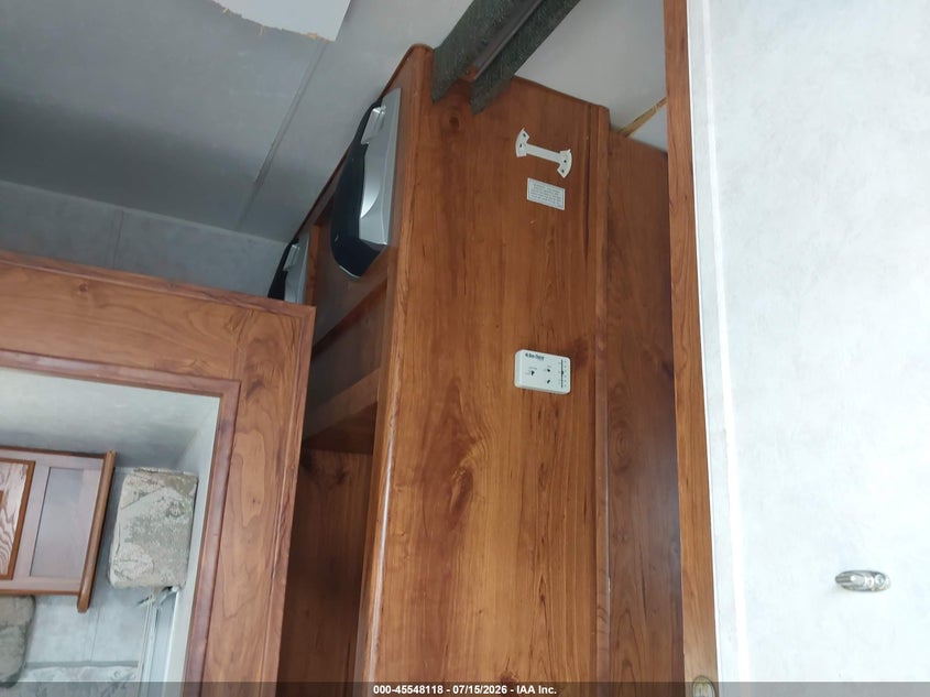 2002 NOMAD 5TH WHEEL auction photo 7