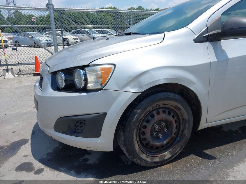 2016 CHEVROLET SONIC auction photo 6