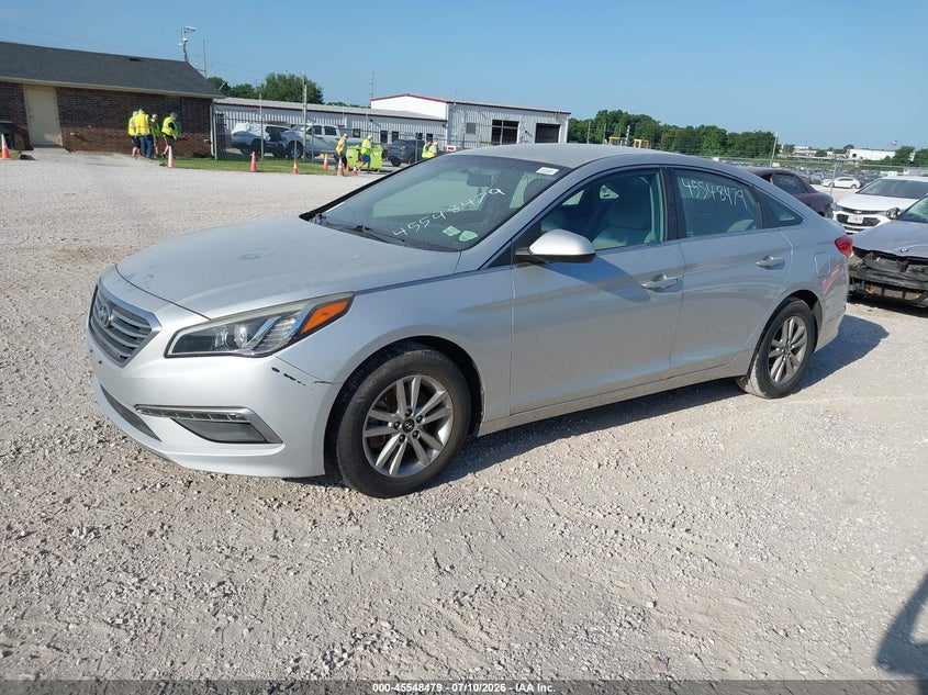 5NPE24AF8FH003217 2015 HYUNDAI SONATA SE photo 1