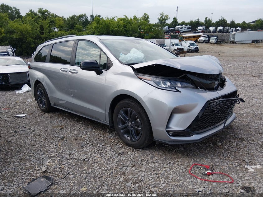 2025 TOYOTA SIENNA XSE