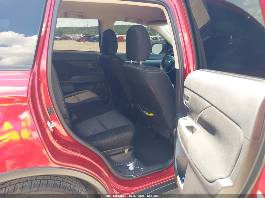 2018 MITSUBISHI OUTLANDER auction photo 8