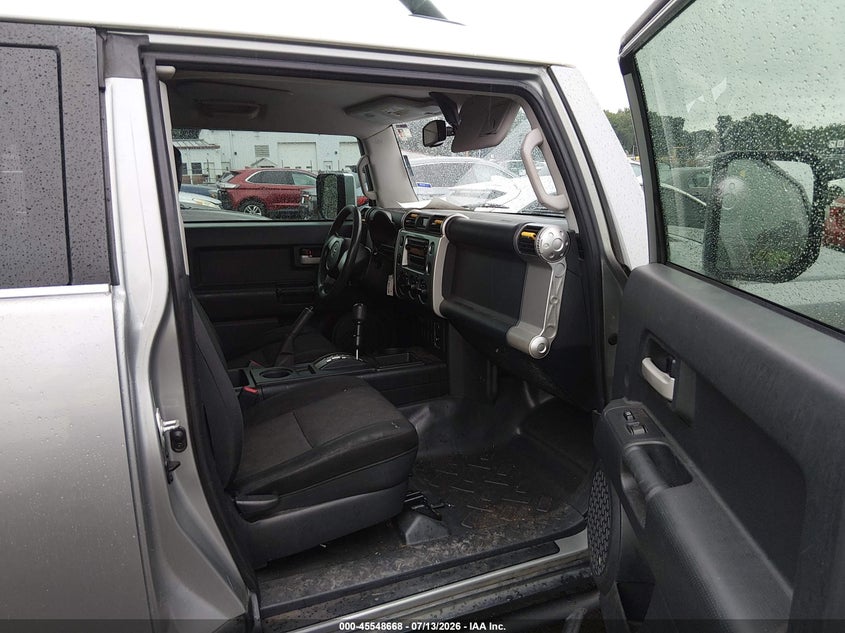 2009 TOYOTA FJ CRUISER auction photo 5
