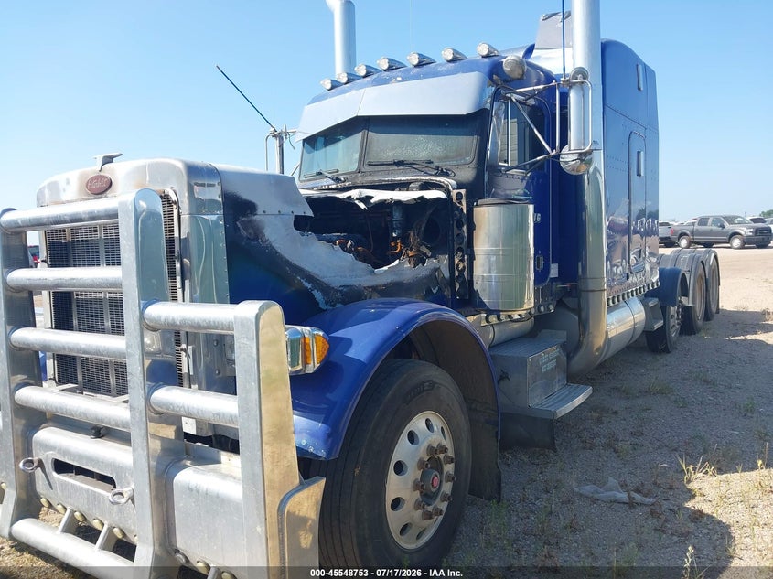 2001 PETERBILT 379 auction photo 2