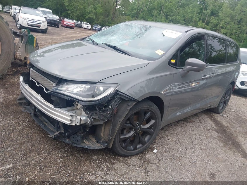 Vin: 2c4rc1eg7lr132595, lot: 46047096, chrysler pacifica touring l plus 20202