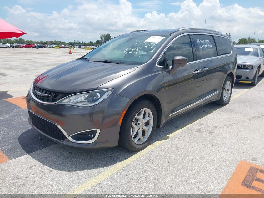 Vin: 2c4rc1eg3kr675568, lot: 46047274, chrysler pacifica touring l plus 20192