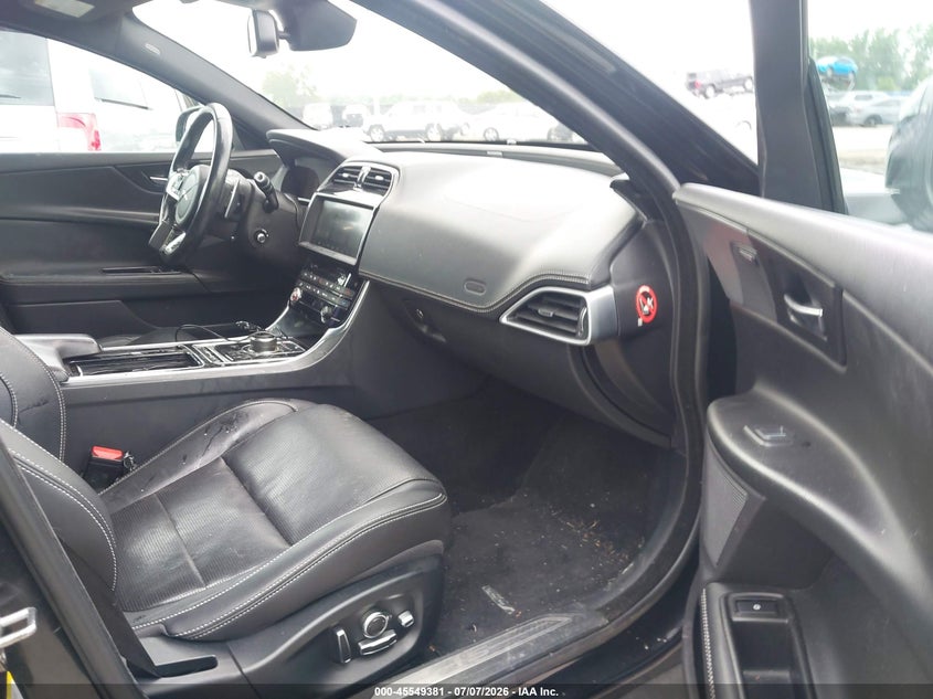 2018 JAGUAR XE auction photo 5