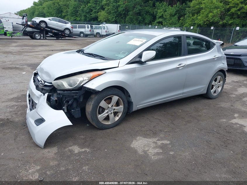 2013 HYUNDAI ELANTRA auction photo 2
