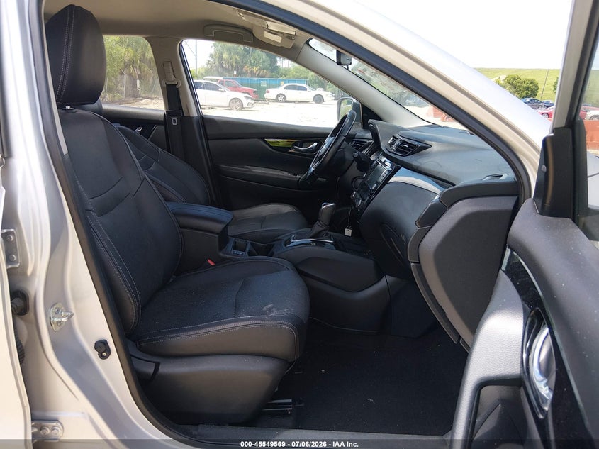 2021 NISSAN ROGUE SPORT auction photo 5