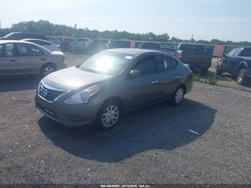 2019 NISSAN VERSA — zdjęcie 2