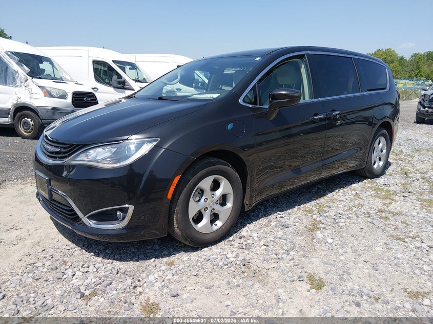2017 CHRYSLER PACIFICA HYBRID auction photo 2