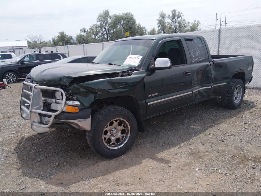 2001 CHEVROLET SILVERADO PICKUP 5.3L V-8 285HP