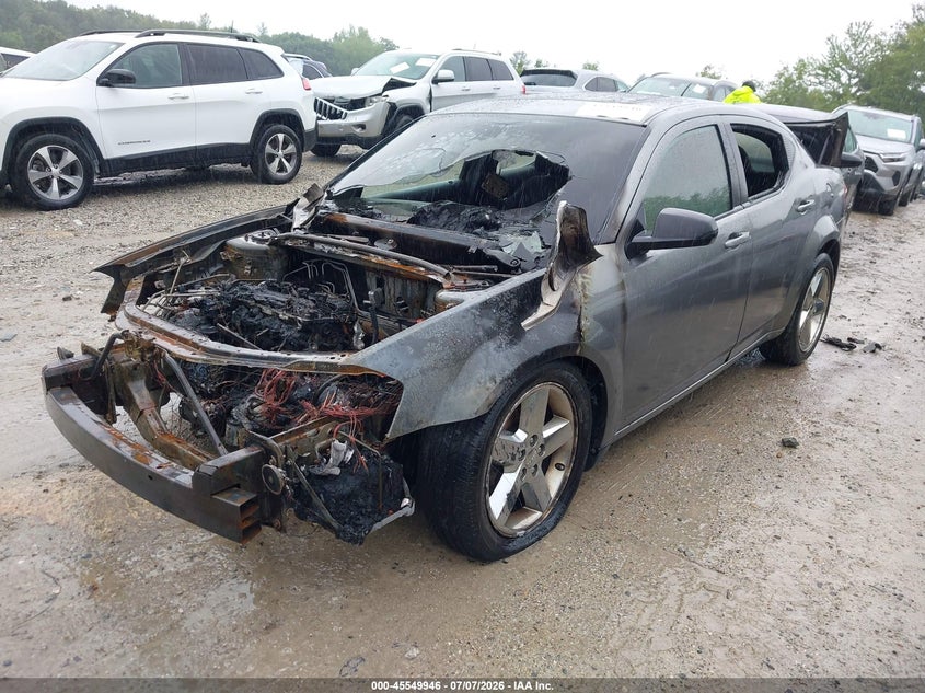 2013 DODGE AVENGER auction photo 2