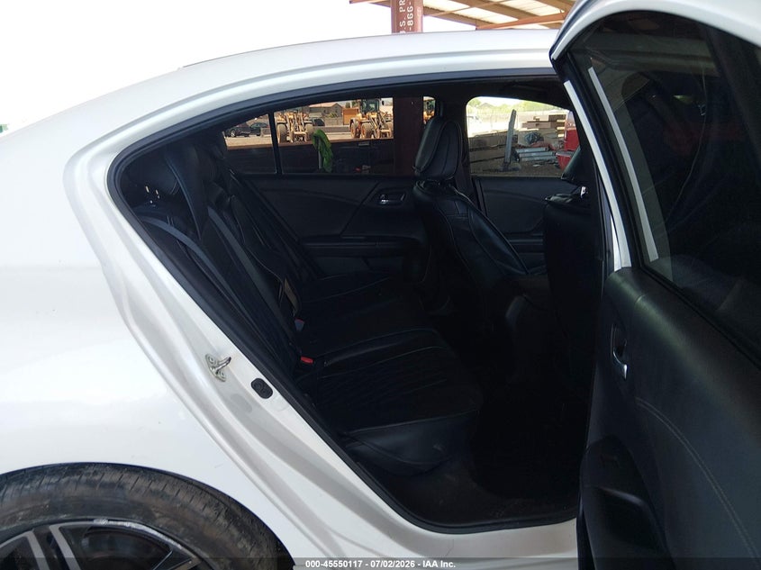 2017 HONDA ACCORD auction photo 8