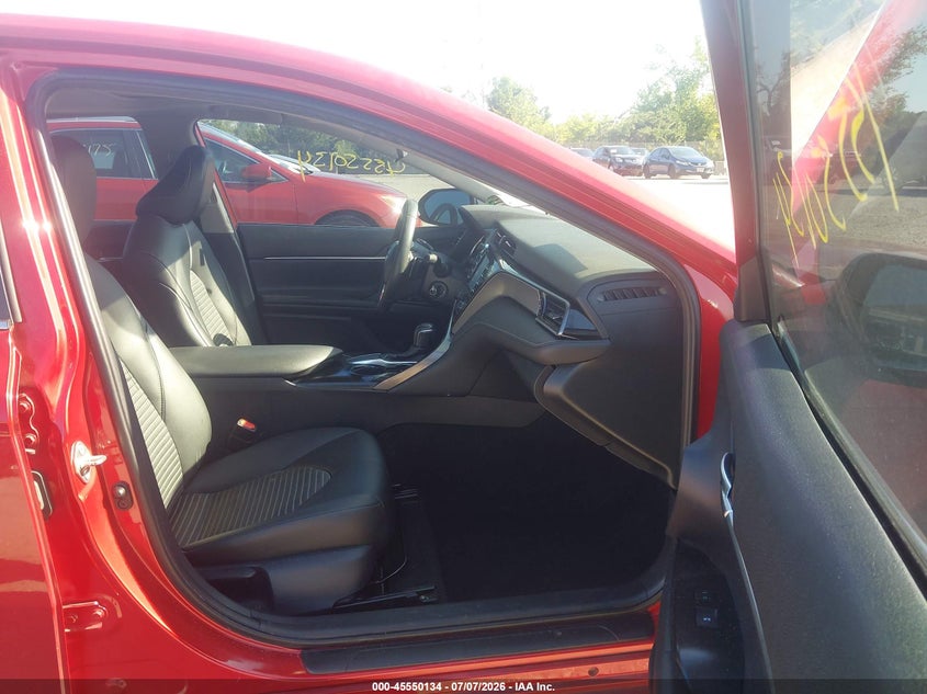 2019 TOYOTA CAMRY auction photo 5