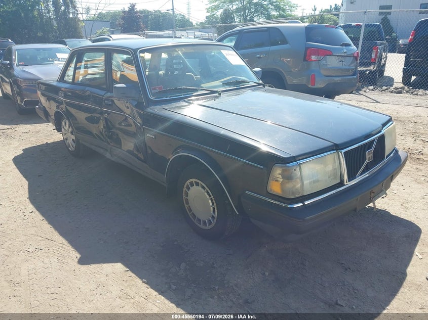 1990 VOLVO 240 auction photo 1