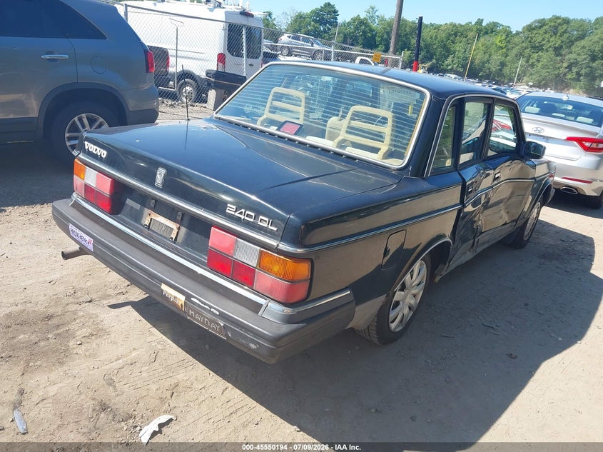 1990 VOLVO 240 auction photo 4