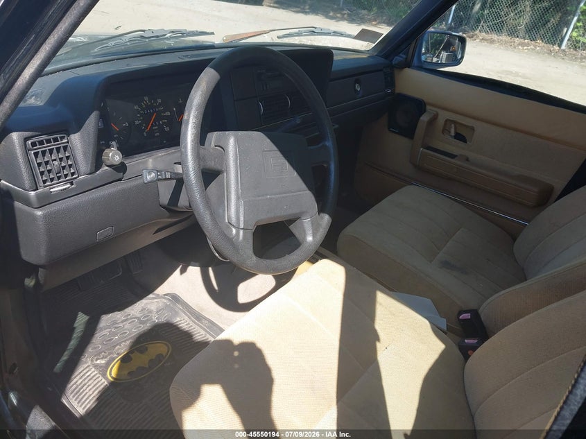 1990 VOLVO 240 auction photo 5