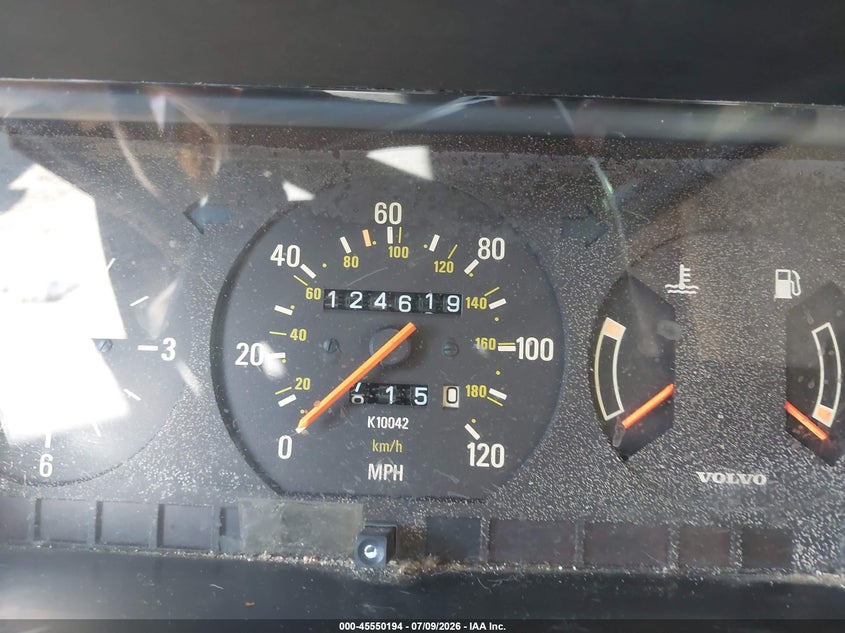 1990 VOLVO 240 auction photo 7