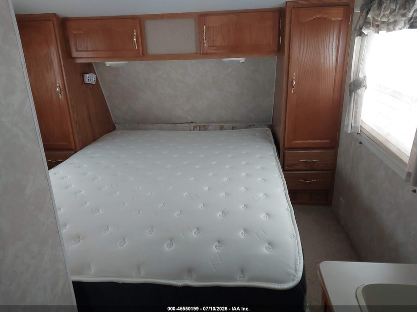 2003 WILDWOOD LE FIFTH WHEEL SERIE auction photo 5