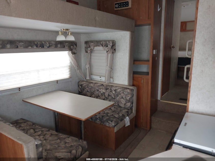 2003 WILDWOOD LE FIFTH WHEEL SERIE auction photo 6