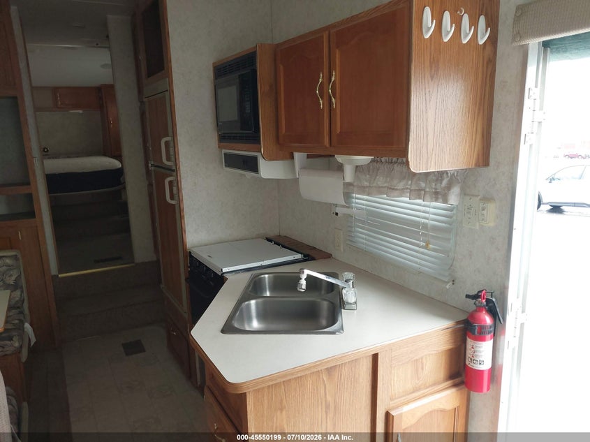 2003 WILDWOOD LE FIFTH WHEEL SERIE auction photo 7