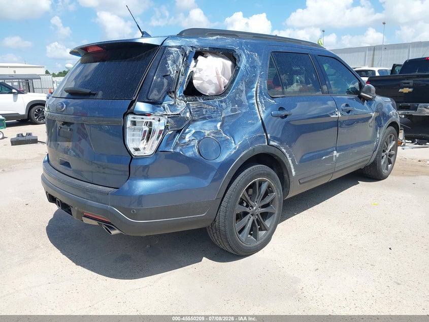 2018 FORD EXPLORER XLT — Photo 4