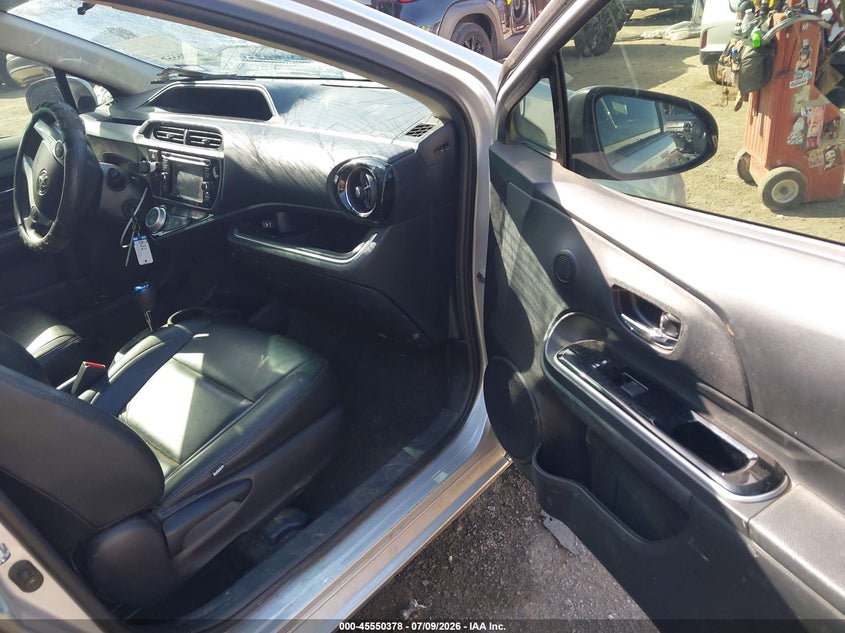 TOYOTA PRIUS C - zdjęcie 5