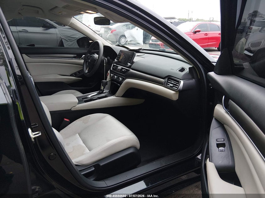 2018 HONDA ACCORD auction photo 5