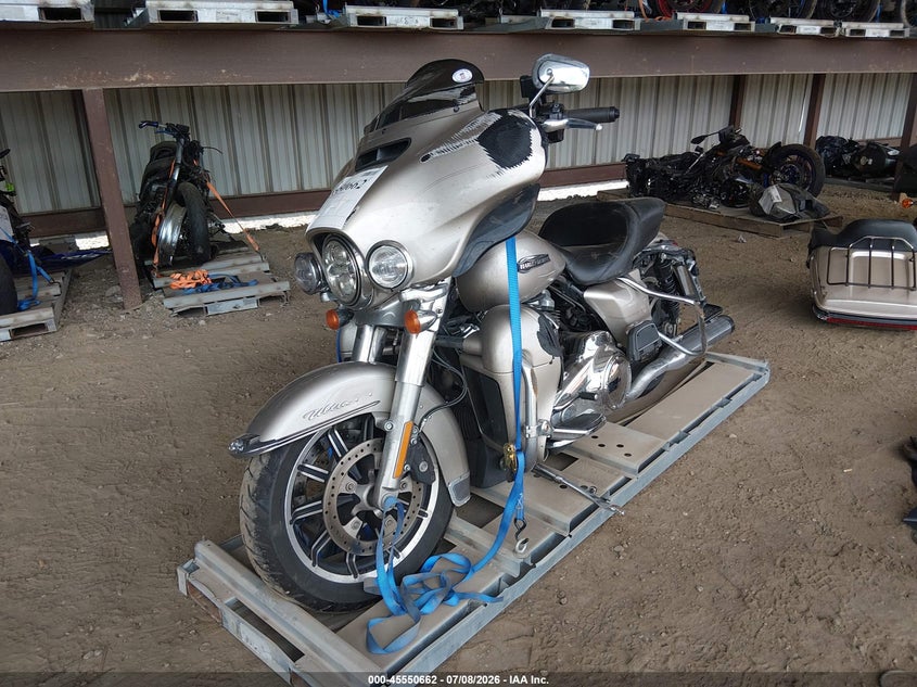 2018 HARLEY-DAVIDSON FLHTCU auction photo 2