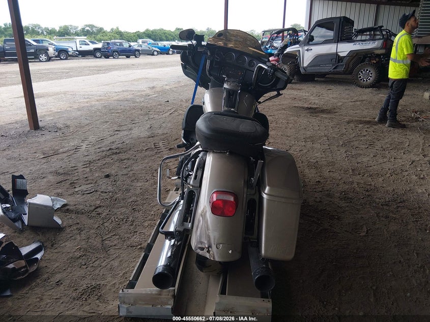 2018 HARLEY-DAVIDSON FLHTCU auction photo 6
