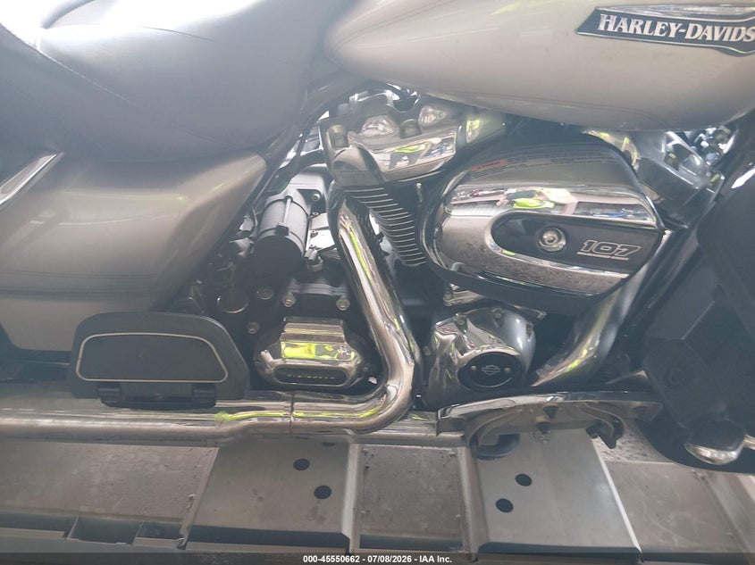 2018 HARLEY-DAVIDSON FLHTCU auction photo 8