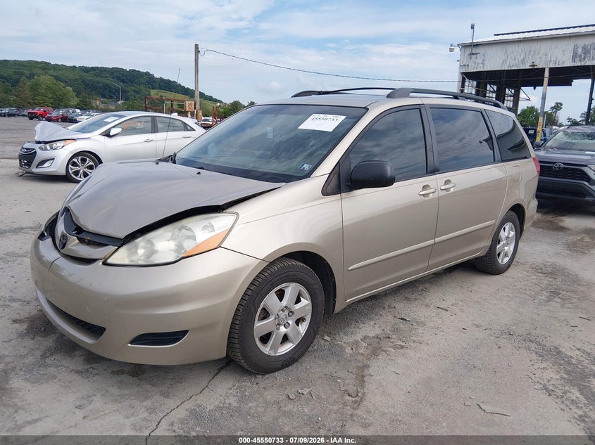 2007 TOYOTA SIENNA auction photo 2