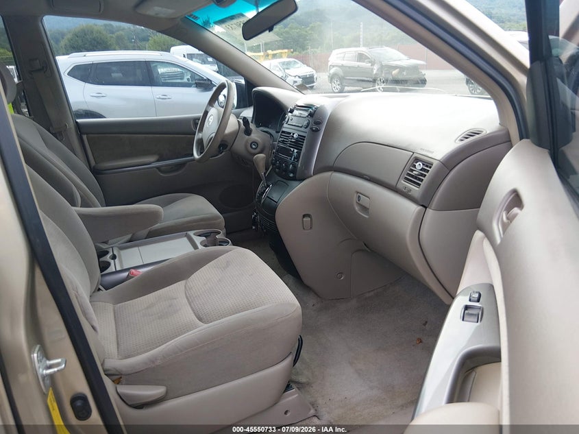 2007 TOYOTA SIENNA auction photo 5