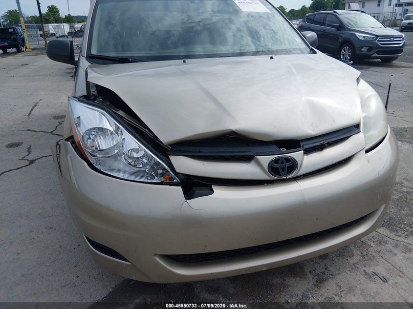 2007 TOYOTA SIENNA auction photo 6