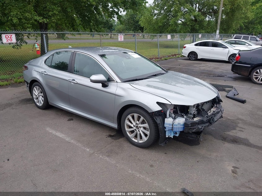 TOYOTA CAMRY - zdjęcie 1