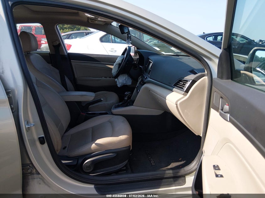 2017 HYUNDAI ELANTRA auction photo 5