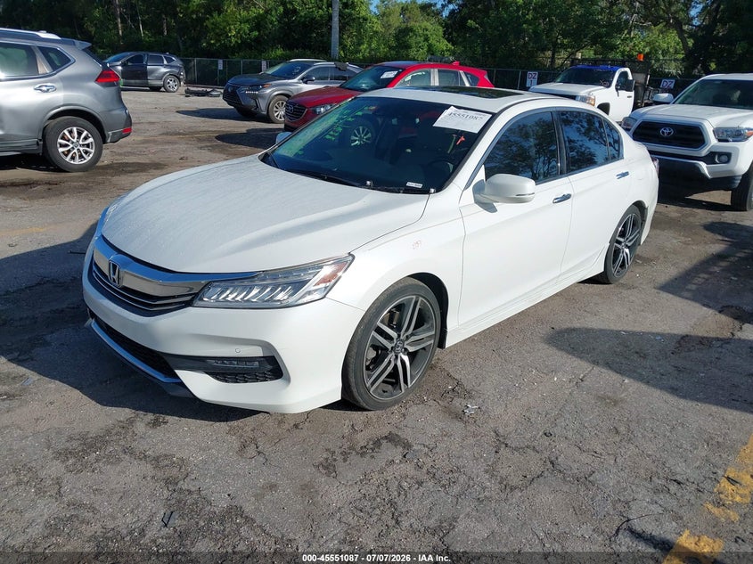 2017 Honda Accord Touring V6, Правый бок, IAAI, VIN 1HGCR3F93HA040851 — фото 2