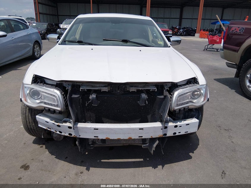 2011 CHRYSLER 300C auction photo 6