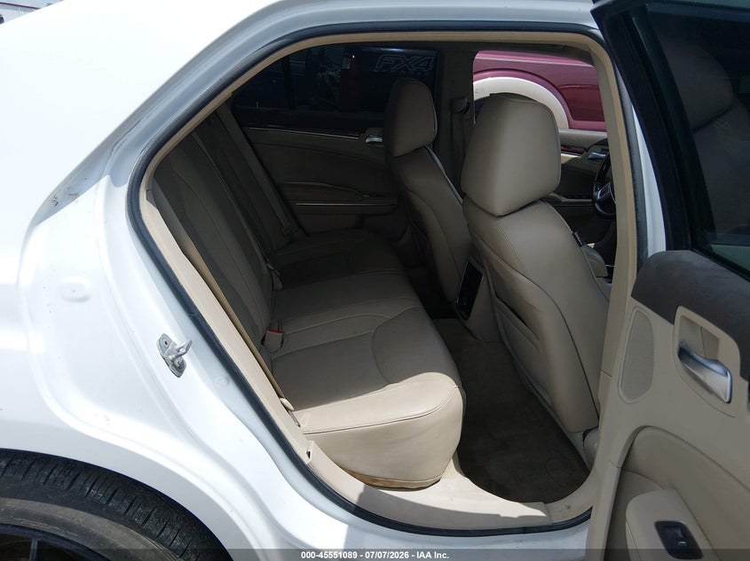 2011 CHRYSLER 300C auction photo 8