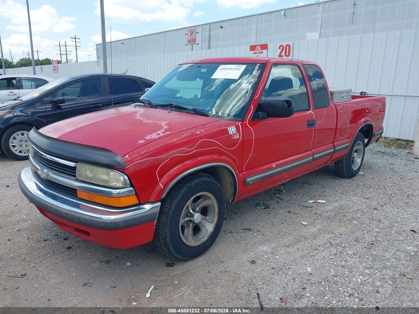 1999 CHEVROLET S-10 auction photo 2