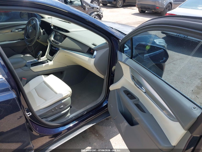 CADILLAC XT5 - zdjęcie 5