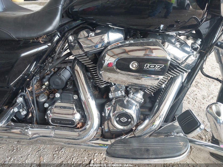 2017 Harley-Davidson Fltrxs Road Glide Special VIN: 1HD1KTC19HB617741 Lot: 45551375