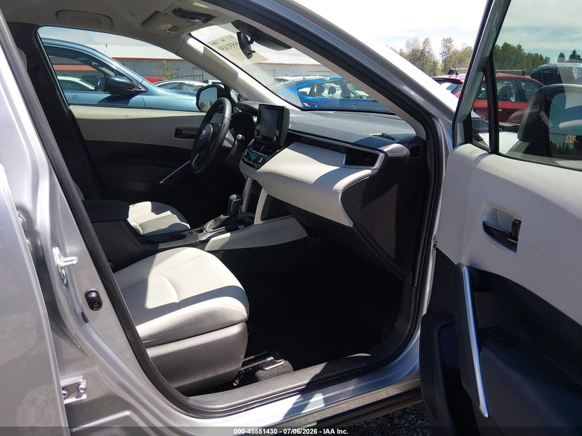 2022 Toyota Corolla Cross Le VIN: 7MUCAAAG2NV026735 Lot: 45551430