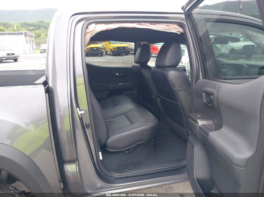 2022 TOYOTA TACOMA auction photo 8