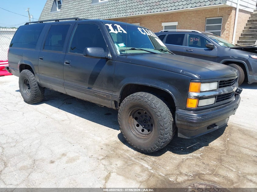 1997 CHEVROLET SUBURBAN 1500 auction photo 1