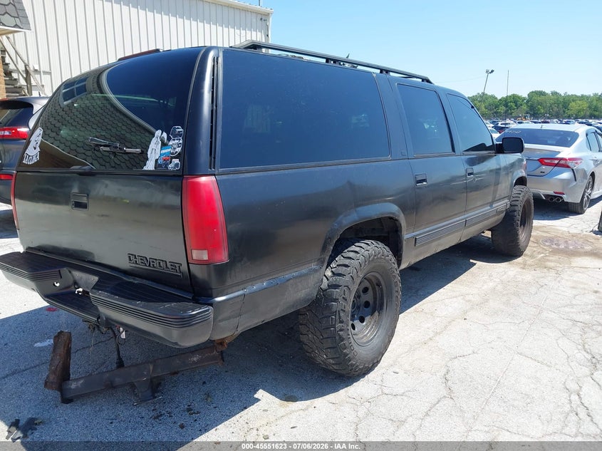 1997 CHEVROLET SUBURBAN 1500 auction photo 4