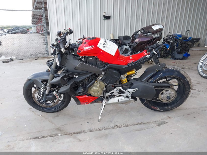 2022 Ducati Streetfighter V4/V4S VIN: ZDMFAKNW7NB007916 Lot: 45551853