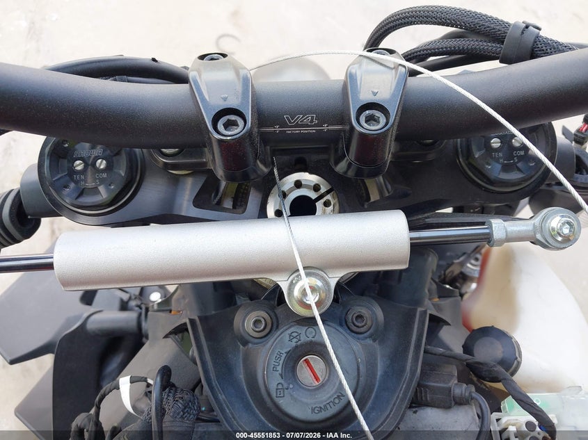 2022 Ducati Streetfighter V4/V4S VIN: ZDMFAKNW7NB007916 Lot: 45551853