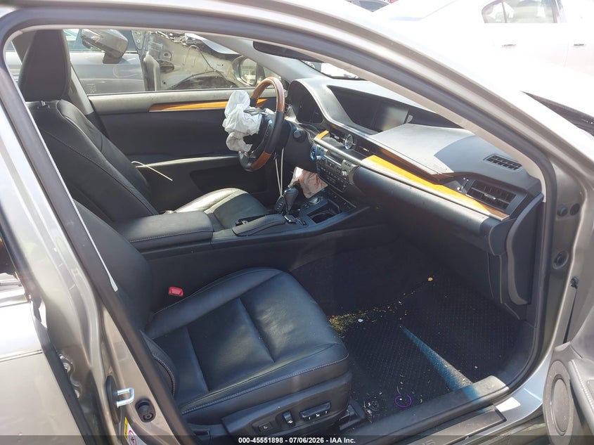 2015 LEXUS ES 300H auction photo 5